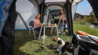 Zelt, Tisch und Stühle des VW Caddy California