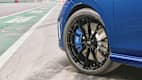 Die Felge mit Vorrderrad des VW Golf Variant