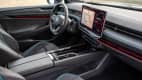 Die Innenausstattung mit Lenkrad, Sitzen und Display im neuen VW ID. 7