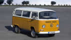 oranger VW T2 stehend