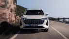 Frontansicht eines fahrenden Wey Coffee 01