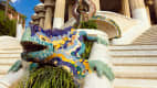 Eine Skulptur im Park Guell in Barcelona