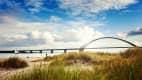 Die Fehmarnsundbrücke die zur Insel Fehmarn an der Ostsee führt