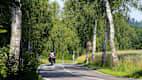 Ein Motorrad fährt auf der Landstrasse nahr Beckingen im Saarland