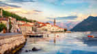 Hafen in der Bucht von Kotor in Montenegro