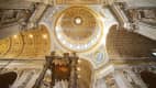 Blick in die Kuppel des Petersdoms in Rom