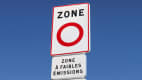 Schild der Zone a Faibles emissions in Frankreich