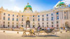 Alte Hofburg in Wien mit Fiaker