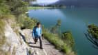 Wanderer an einem See