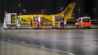 Ein Ambulanzflieger auf dem Flughafen in Hamburg, Covid Patienten werden transprotiert.