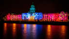 Weihnachtsbeleuchtung am Custom House in Irland