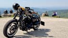 Motorradfahrer machen Pause während der Motorrad Tour im Schwarzwald, Kaltenbronn