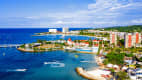 Luftbild von Ocho Rios auf Jamaika
