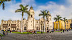 Panoramablick auf die Kathedrale in der Altstadt Lima in Peru