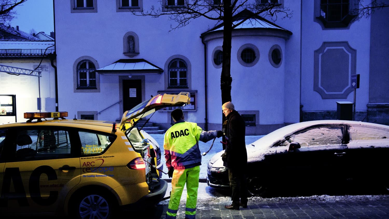 Die Gelben Engel und die Mobilitätspartner des ADAC helfen havarierten Mitgliedern.