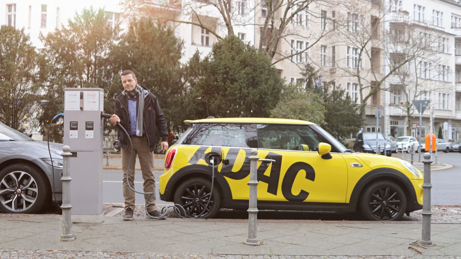 Unser Technikexperte Daniel Druschke berät zu allen Themen rund um E-Mobilität, E-Fahrzeuge und E-Laden.