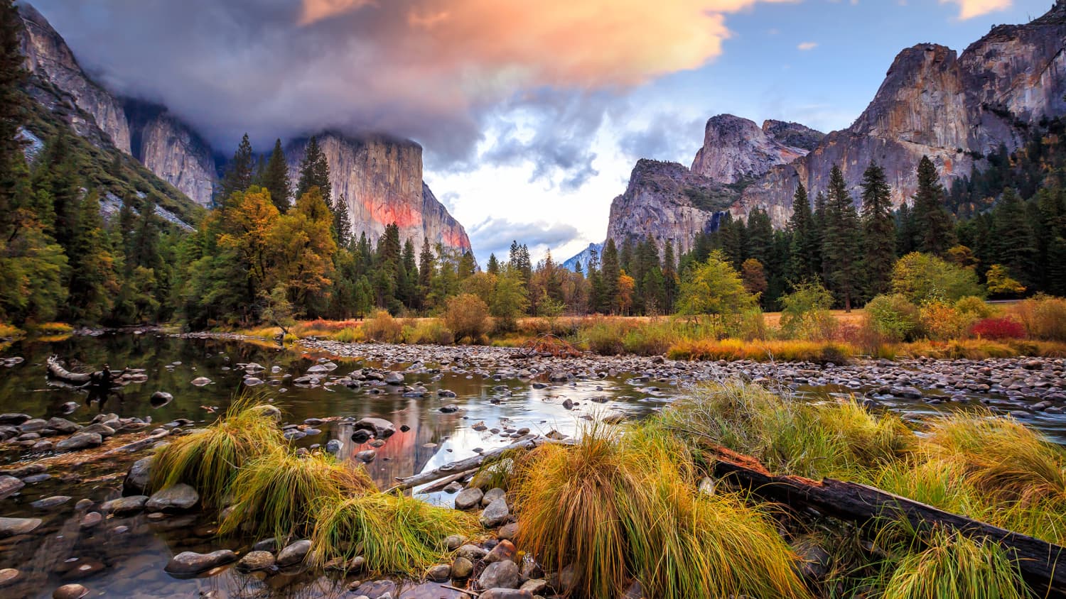 Sonnenuntergang im Yosemite National Park in Kalifornien
