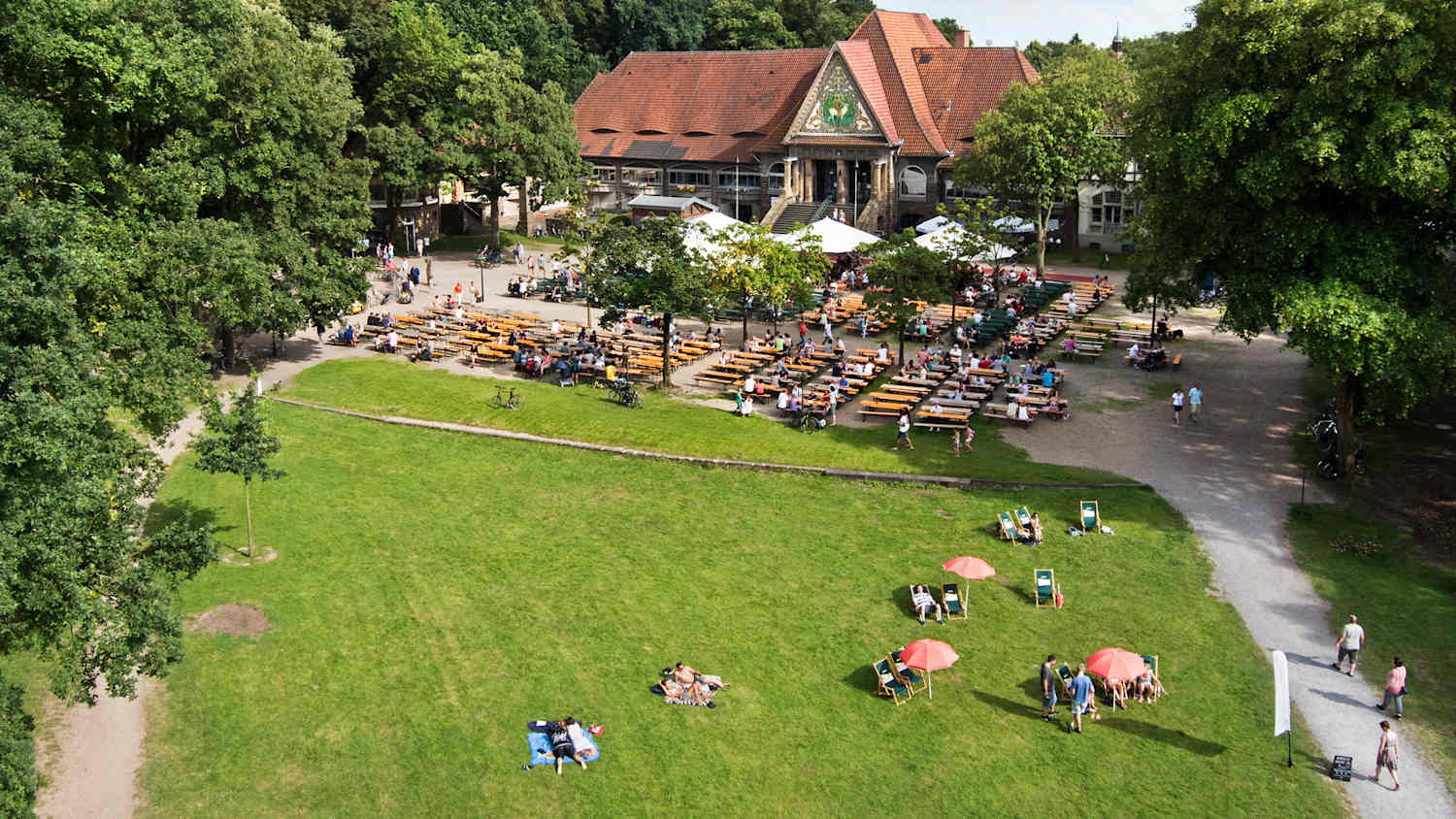 Der Biergarten am Stadtwaldhaus in Krefeld