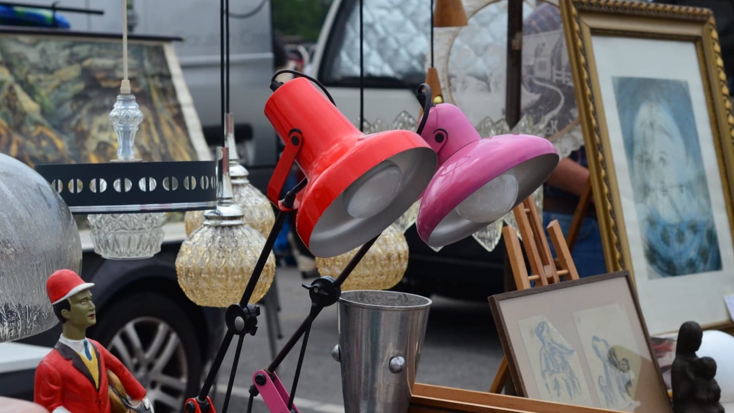 Ein Paradies für Schnäppchenjäger: Der Radschlägermarkt in Düsseldorf