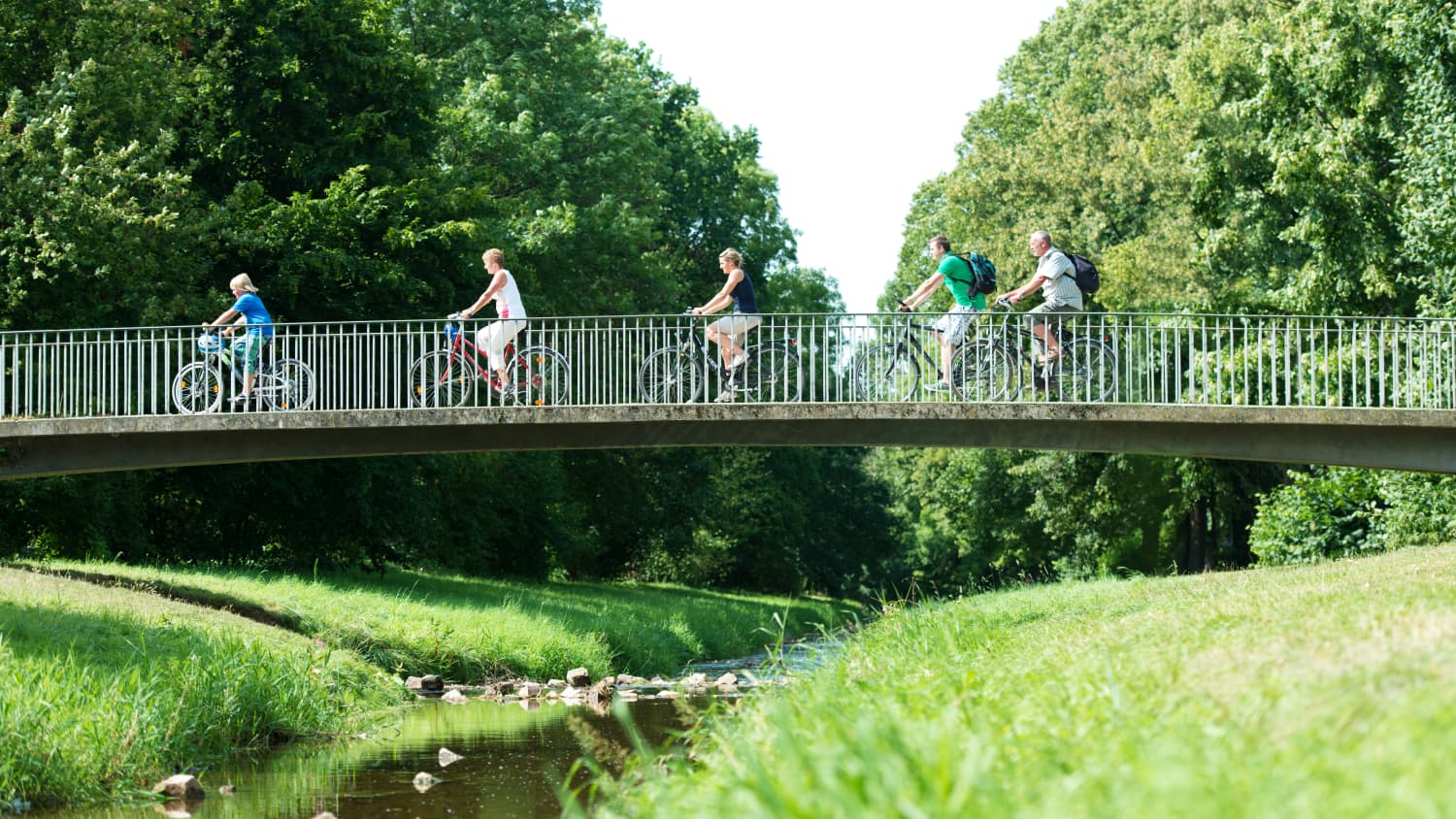 Brücke über die Erft auf dem Erft-Radweg