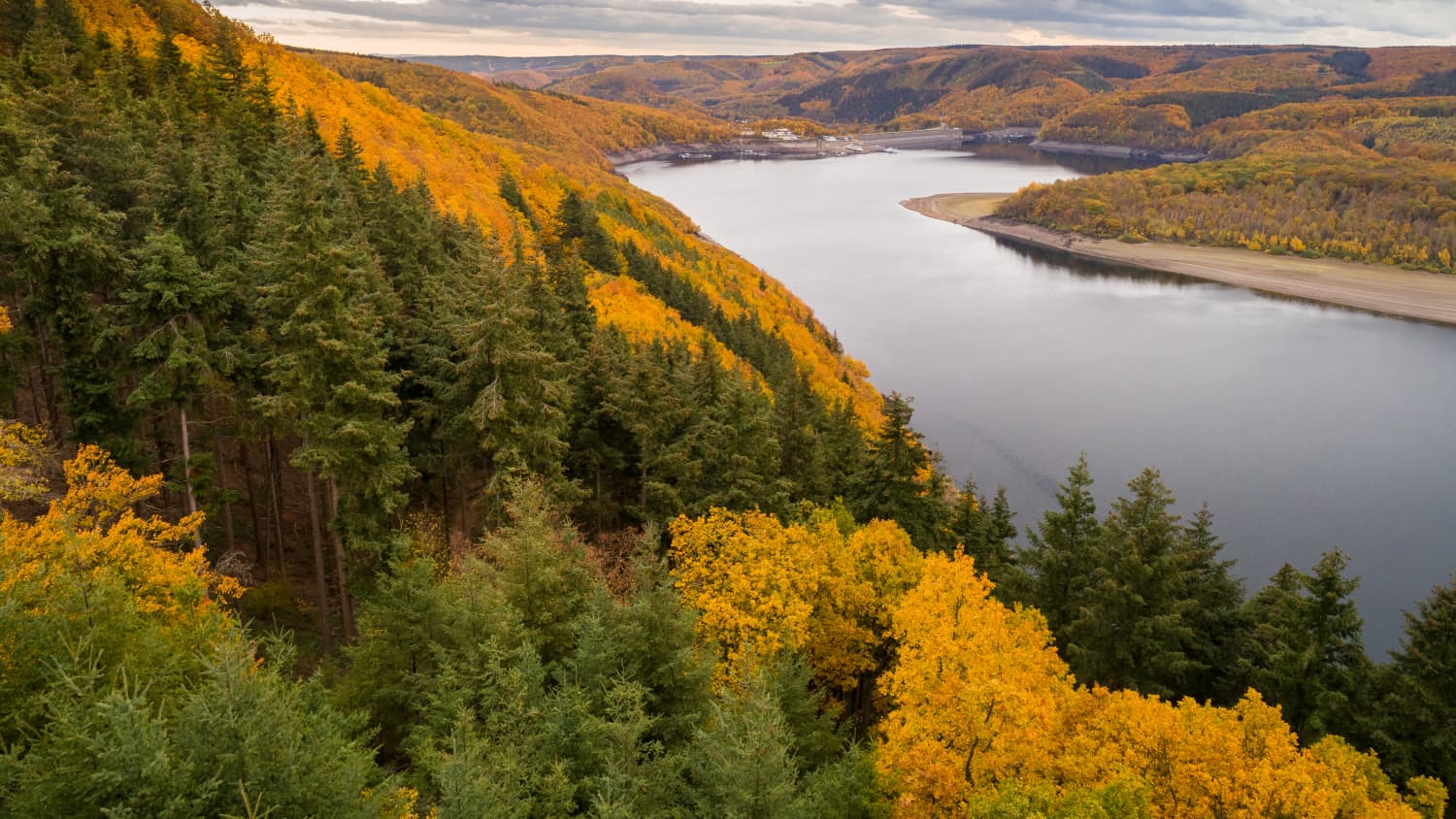 Die Eifel ist ein beliebtes Ausflugsziel zum Wandern in NRW