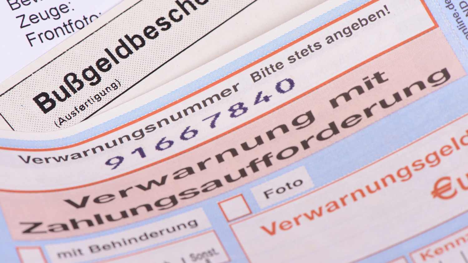 Kann ich ein Bußgeld abwehren? ADAC Experten beraten dazu.
