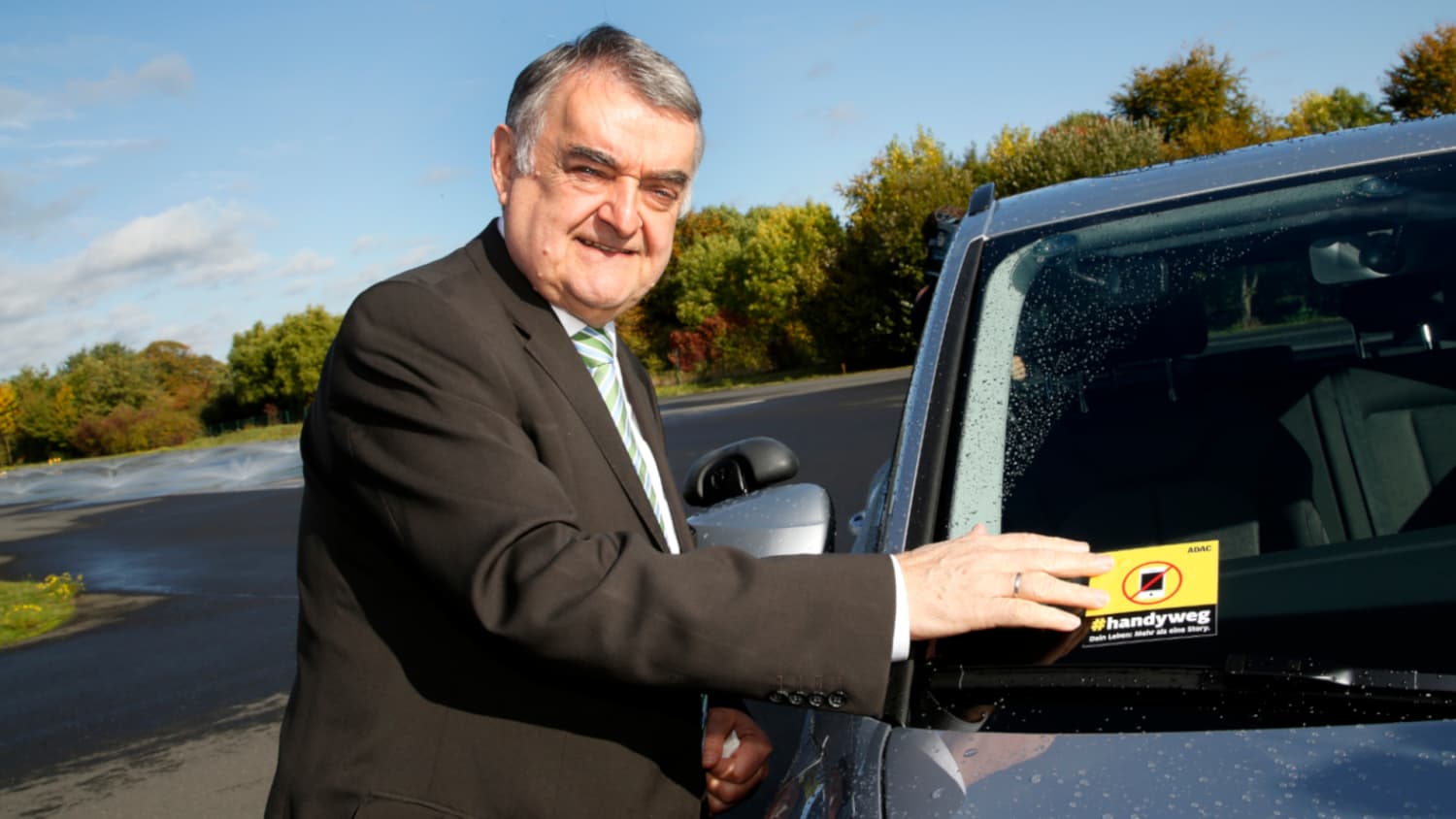NRW-Innenminister Herbert Reul unterstützt die ADAC Kampagne
