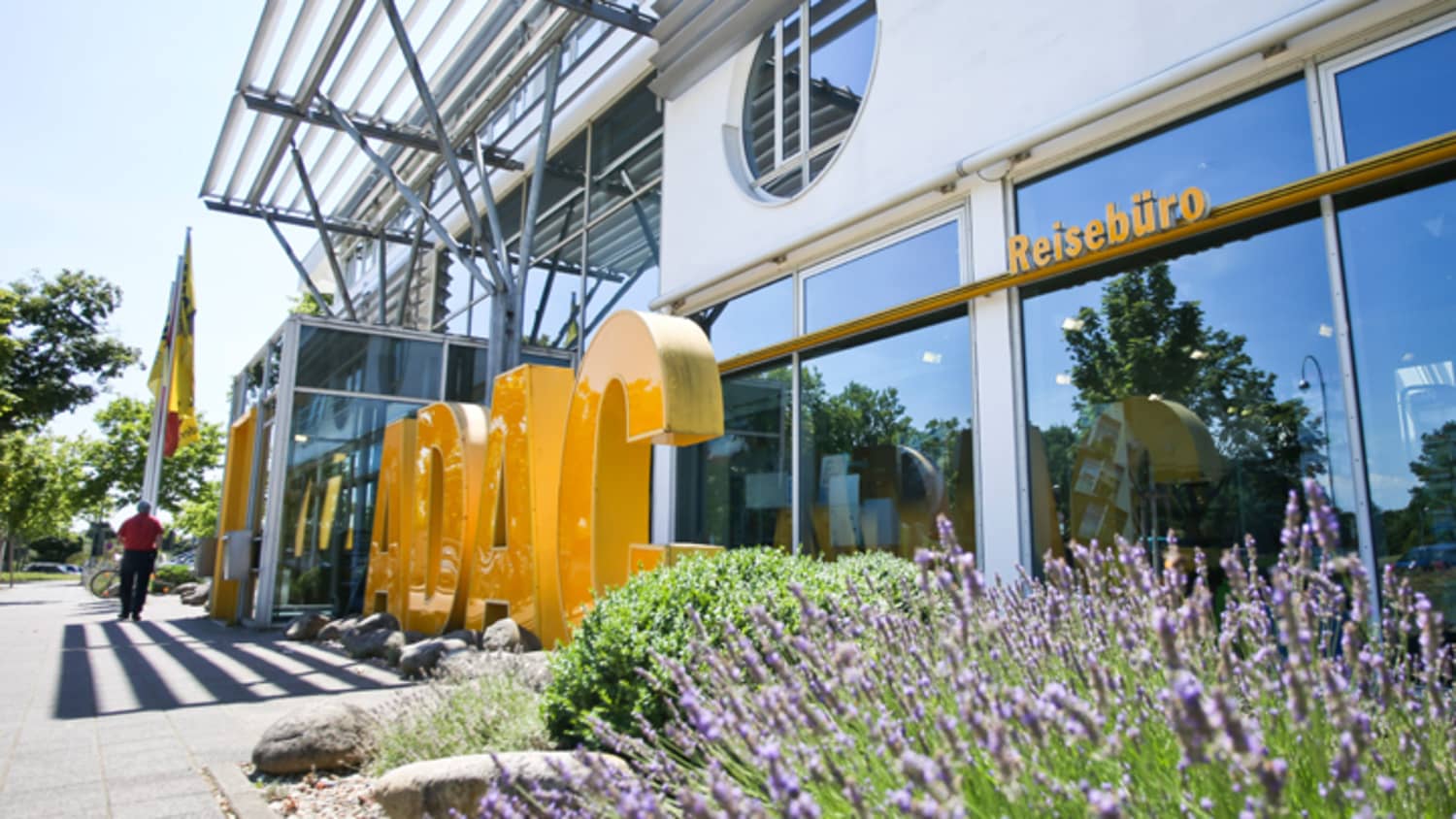Außenansicht der ADAC Nordbaden Geschäftsstelle in Karlsruhe