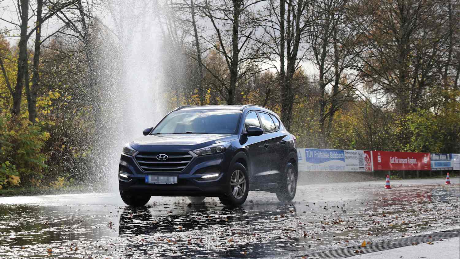ADAC Fahrsicherheitstraining mit Auto auf Gleitfläche