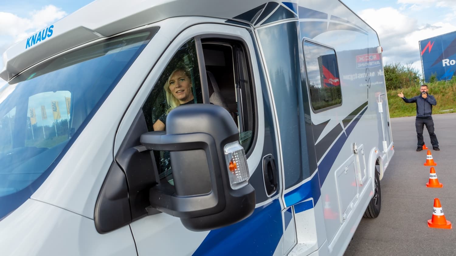 Caravan beim Einparken und rangieren