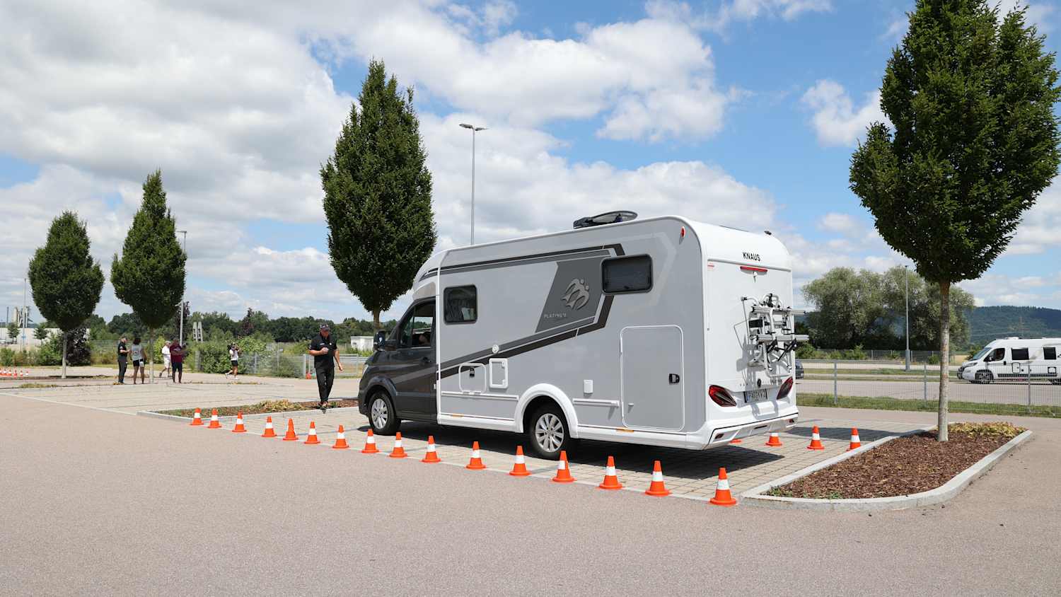 Eine Disziplin beim Wettbewerb Bayernvorrunde "ADAC Camper des Jahres 2025": Präzises Einparken.