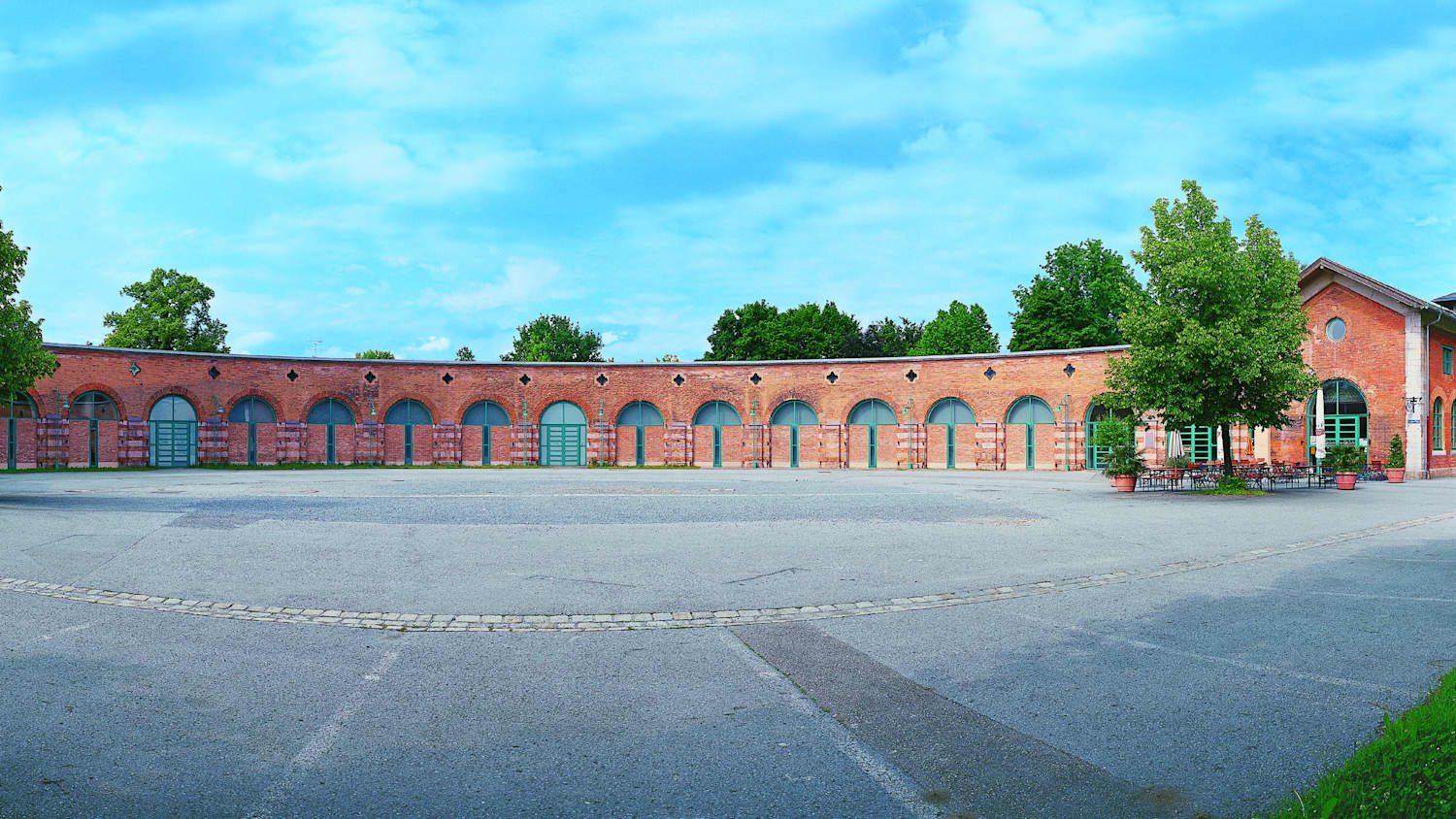 Ausstellungszentrum Lokschuppen Rosenheim - Außenansicht