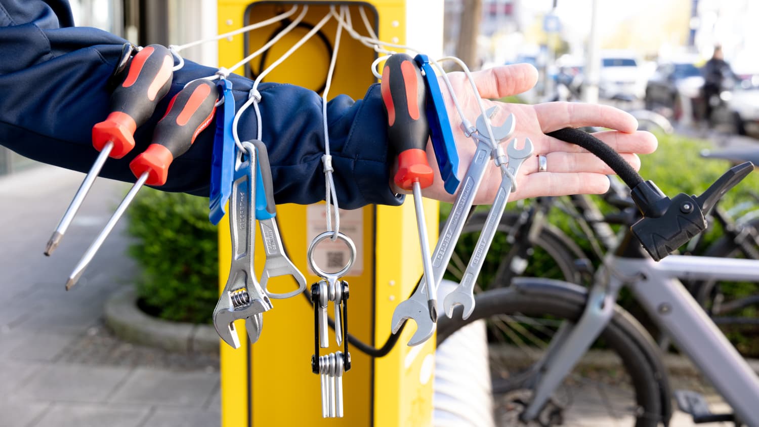 Werkzeug an Radservice-Station