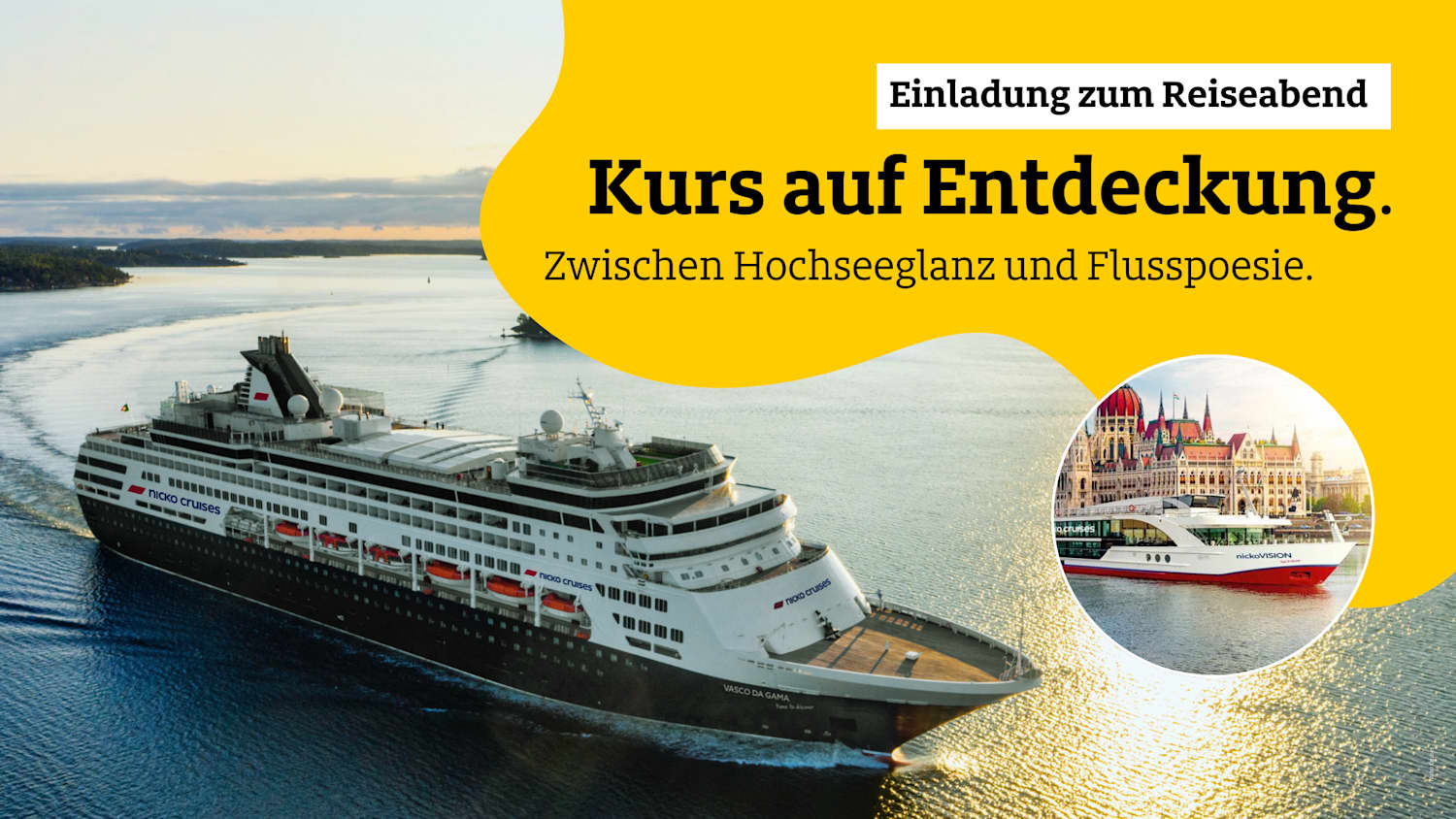 Ein Kreuzfahrtschiff entfernt sich vom Land in Richtung Meer.