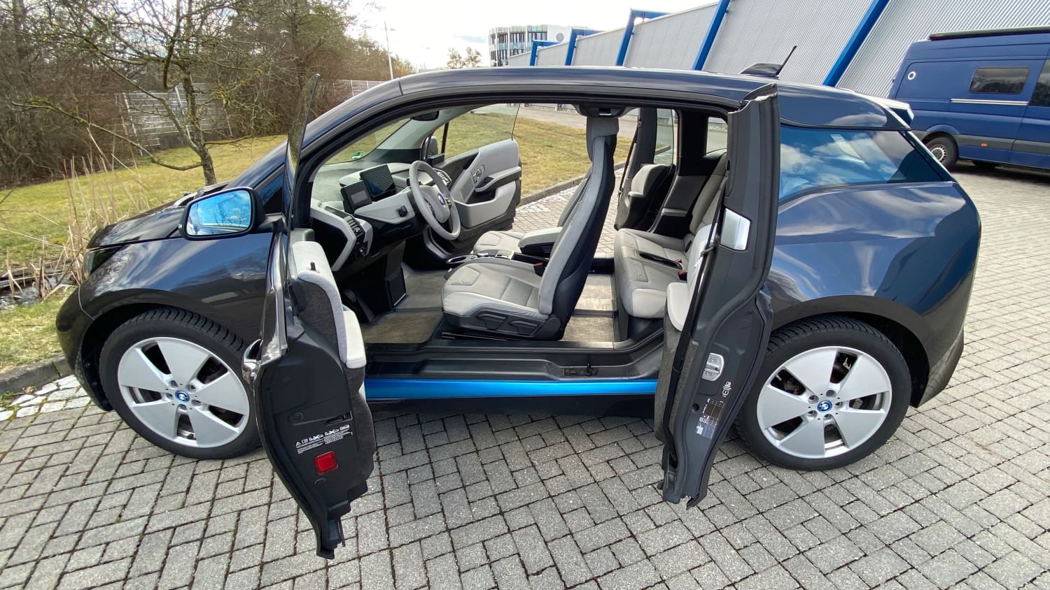 geöffnete Türen beim BMW i3