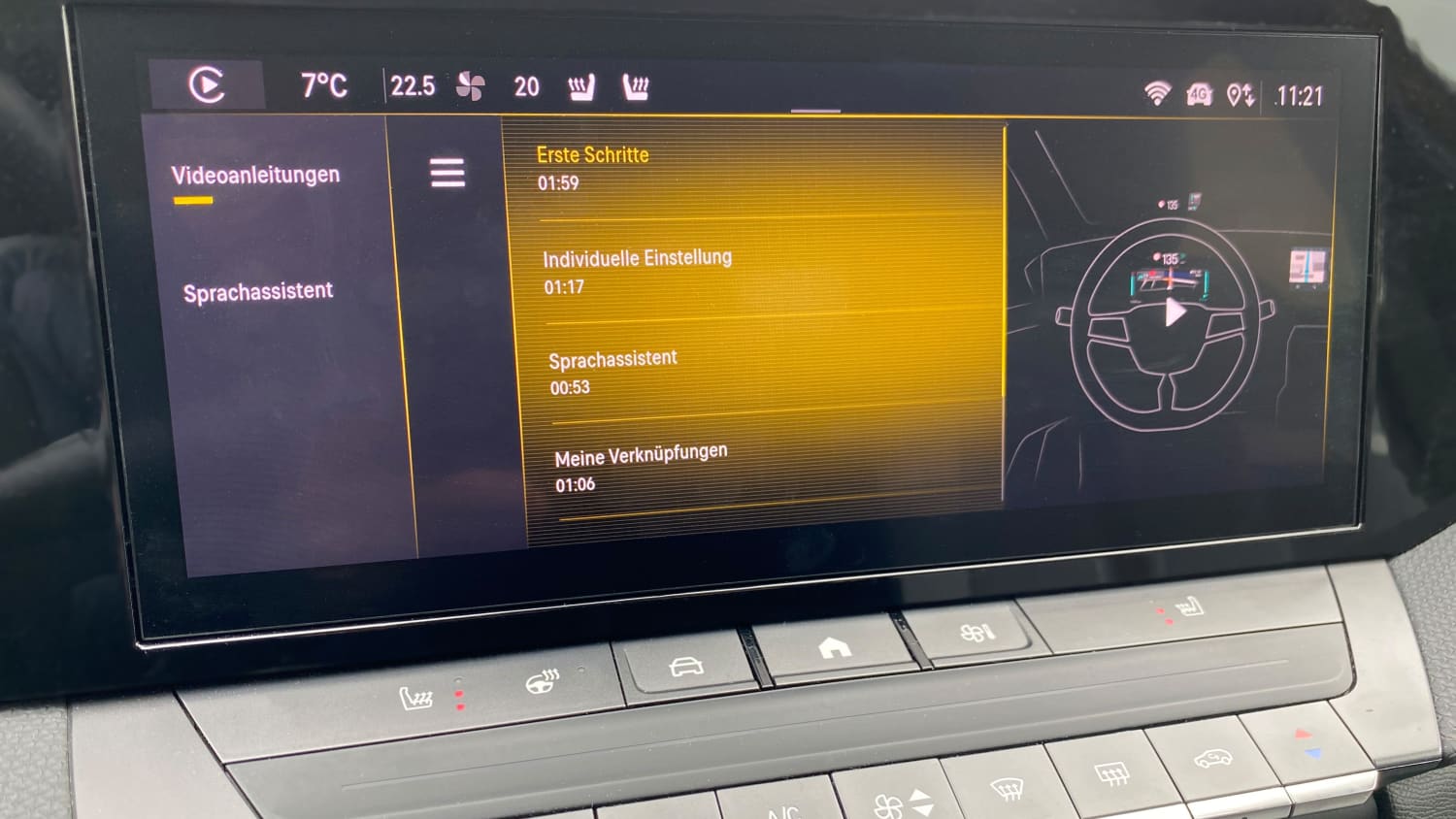 Display des Opel Astra