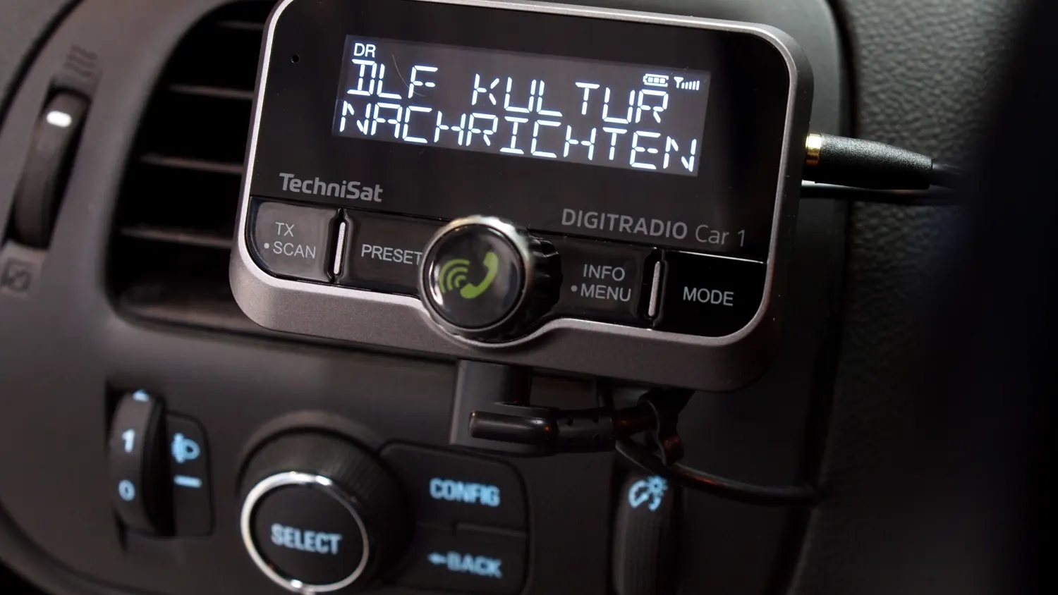 Neues Radio und DAB+ nachrüsten im Auto