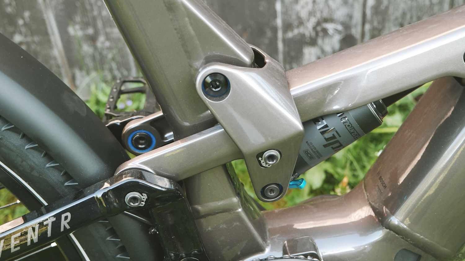 Detailaufnahme des Rahmens des E-Bike-Haibike ADVENTR 10