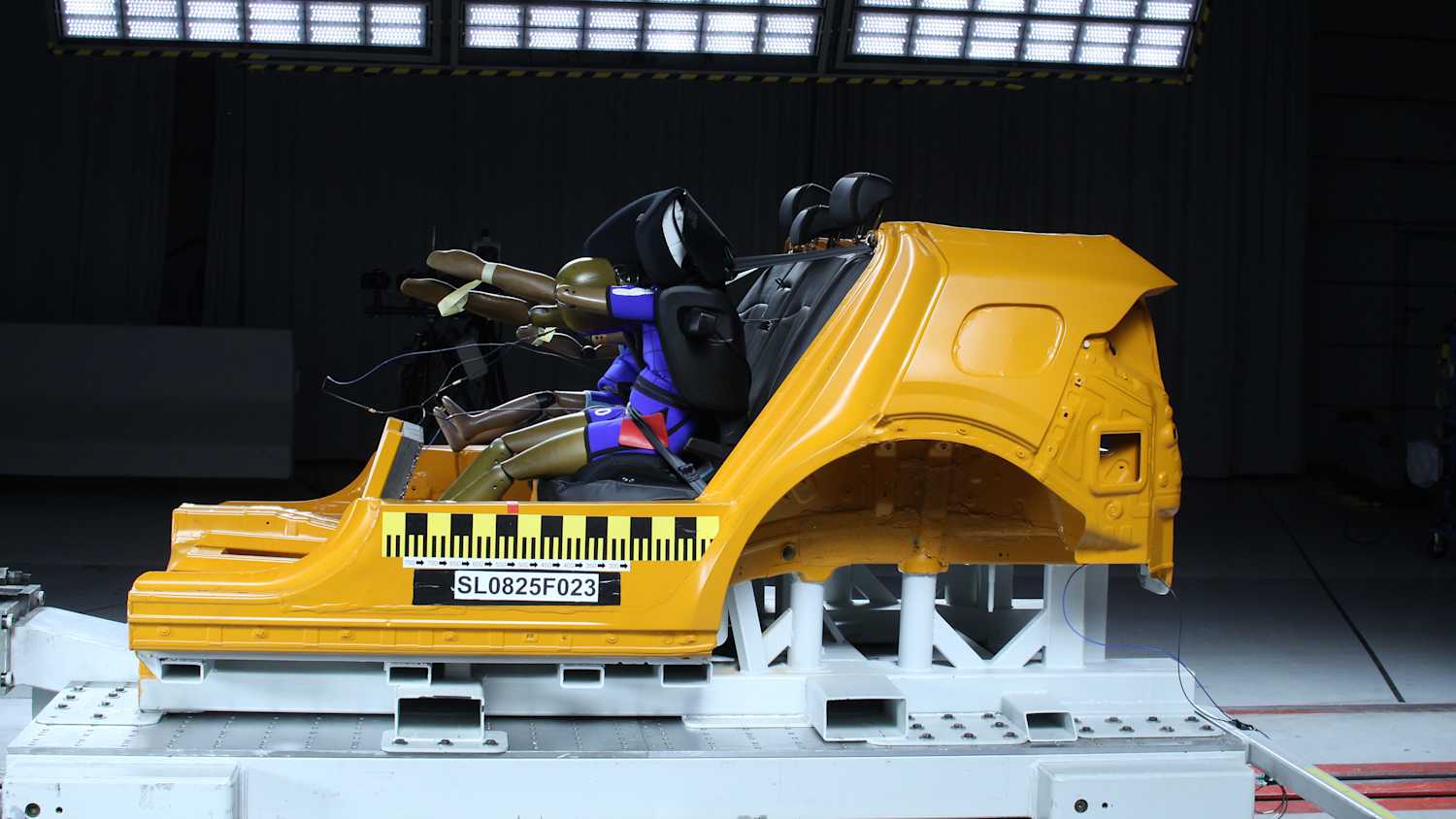 Crashtest des Kindersitz Britax Römer Kidfix Pro beim ADAC Crashtest 2025