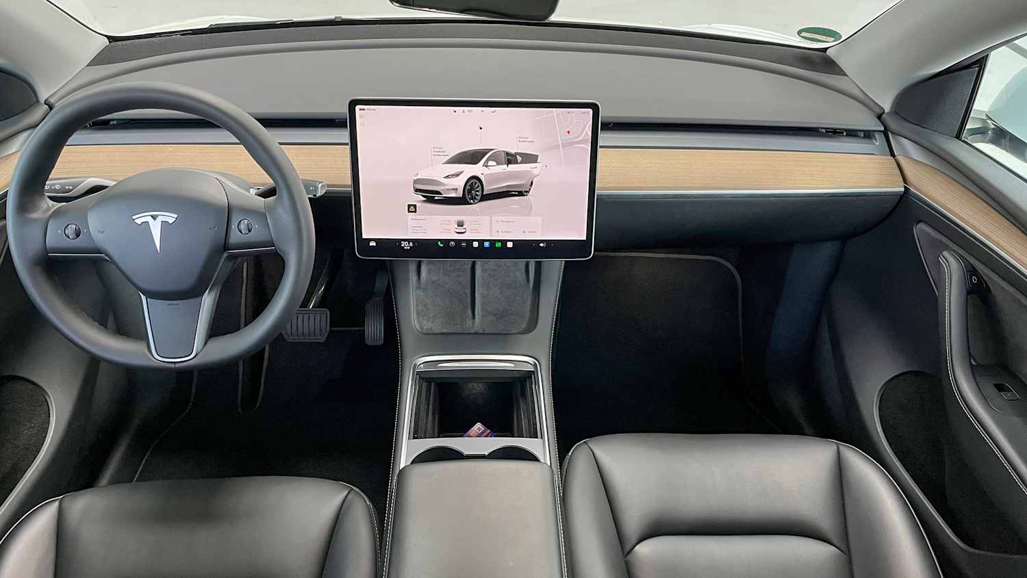 Cockpit des Tesla Model Y