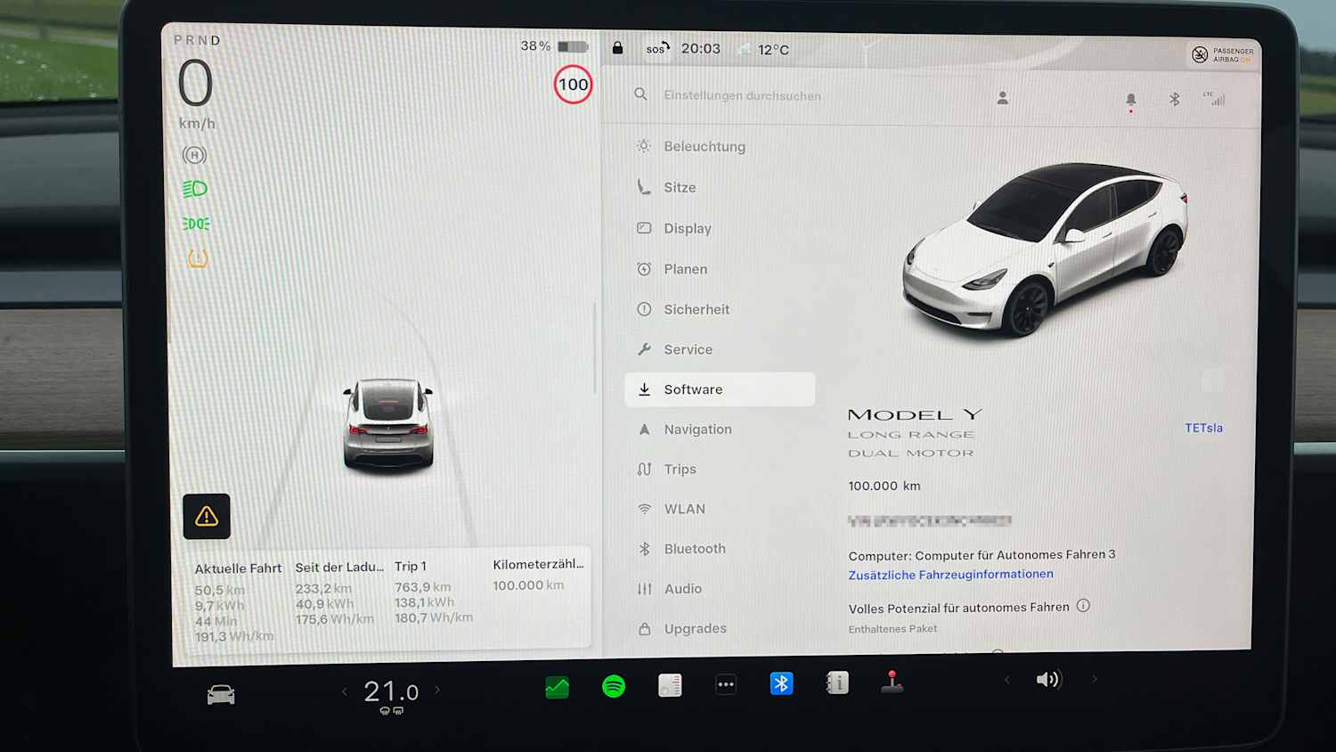 Screen des Tesla Model Y