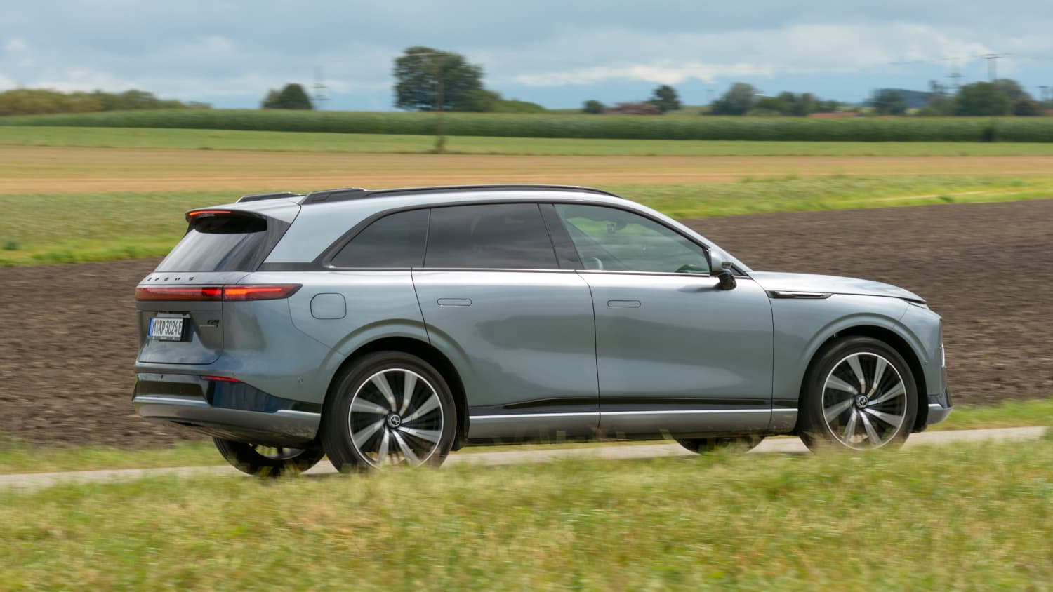 Seitenansicht eines Xpeng G9