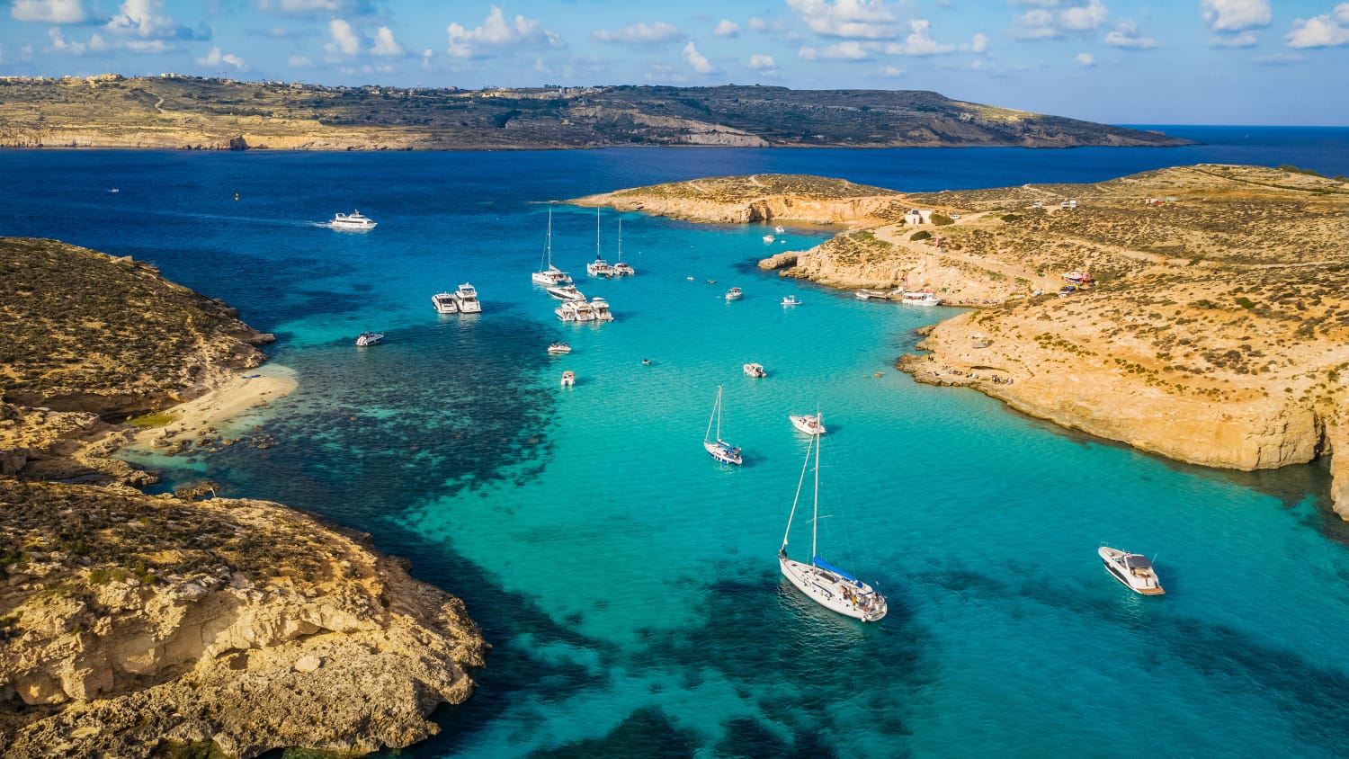 Luftaufnahme der berühmten Insel Comino und der Blauen Lagune. Maltesische Insel