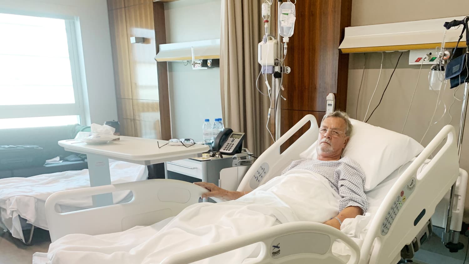 Herr Till nach seinem Unfall im Dubaier Krankenhaus