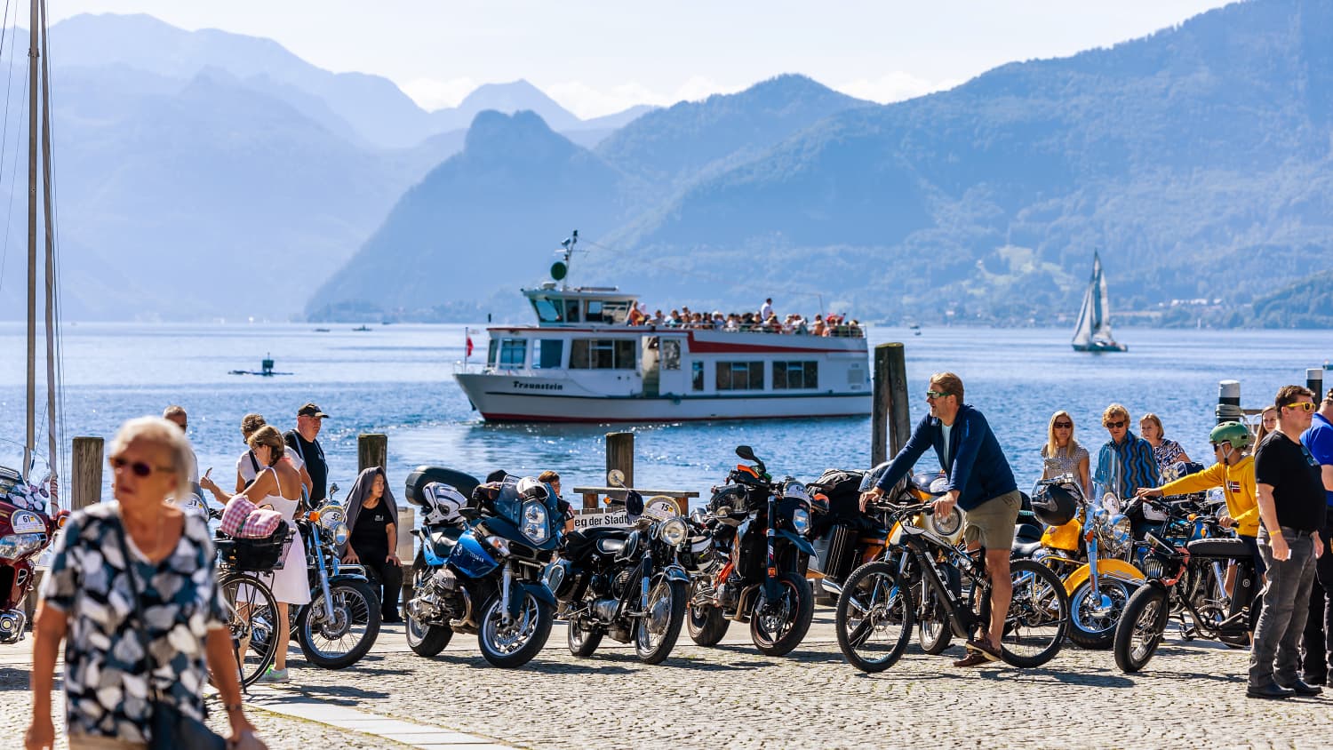 Bei der ADAC Classic meets Traunsee erleben Sie die eindrucksvolle Landschaft Traunsee-Almtal