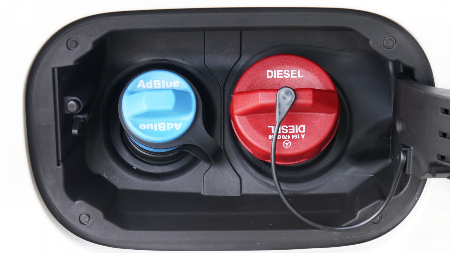 AdBlue: Das Diesel-Additiv wird immer teuer – auch im Internet - AUTO BILD
