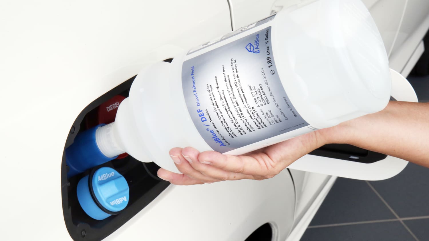 Hyundai AdBlue® Harnstoff 10L Diesel Exhaust Fluid Nachfüllen