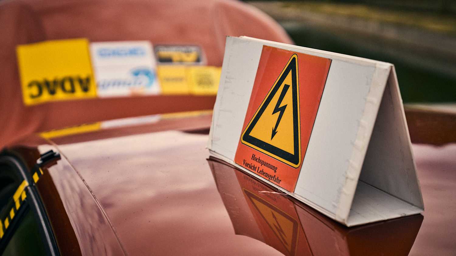 Warnschild vor Hochspannung