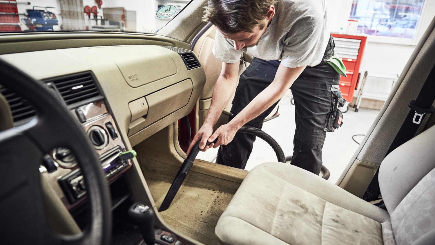 Wie reinige & pflege ich den Auto Innenraum richtig? 