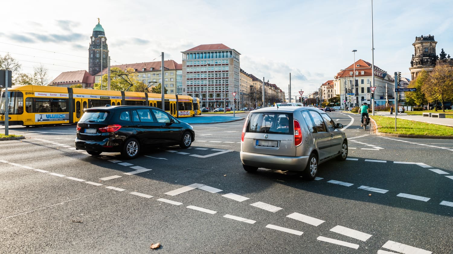 Blick auf Stadtverkehr